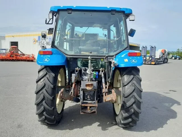 Occasion New Holland TL80 à ANTIGNY chez Groupe OUVRARD