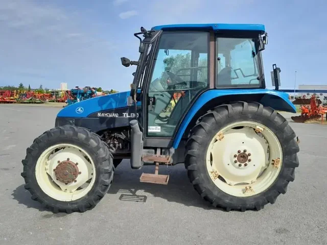 Occasion New Holland TL80 à ANTIGNY chez Groupe OUVRARD