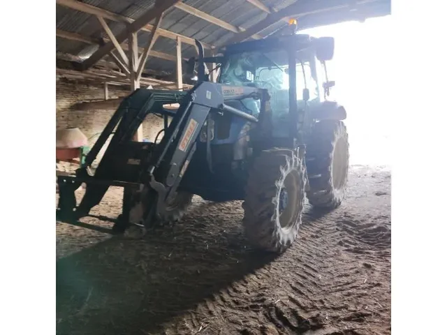 Occasion New Holland TS110A à ANTIGNY chez Groupe OUVRARD