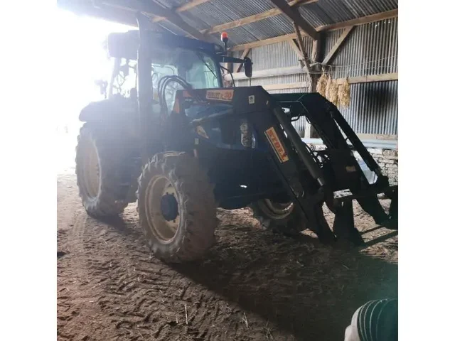 Occasion New Holland TS110A à ANTIGNY chez Groupe OUVRARD
