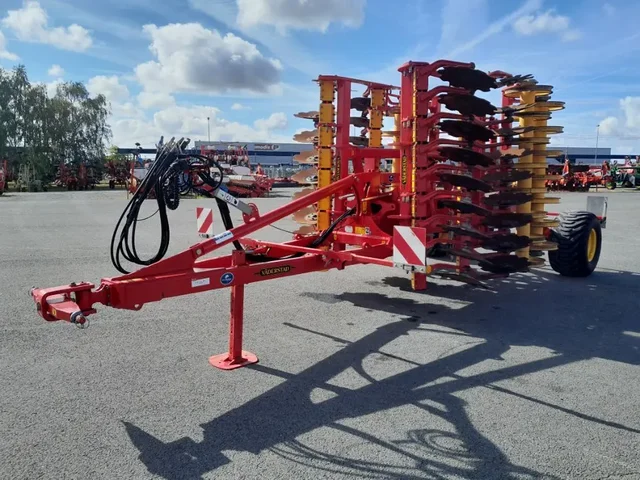 Occasion Väderstad CARRIER 425XL à ANTIGNY chez Groupe OUVRARD