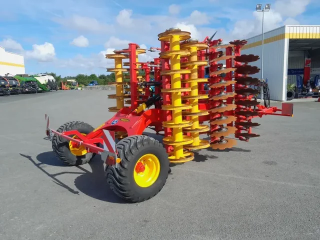 Occasion Väderstad CARRIER 425XL à ANTIGNY chez Groupe OUVRARD