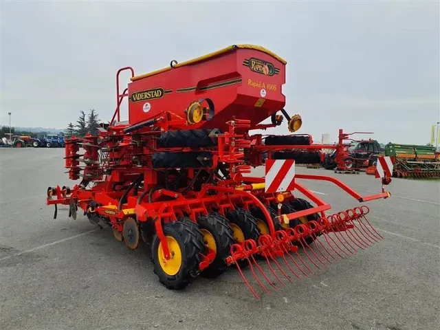 Occasion Väderstad RDA-400S à ANTIGNY chez Groupe OUVRARD