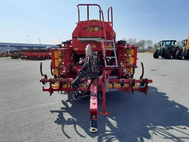 Occasion Väderstad RDA-400S à ANTIGNY chez Groupe OUVRARD