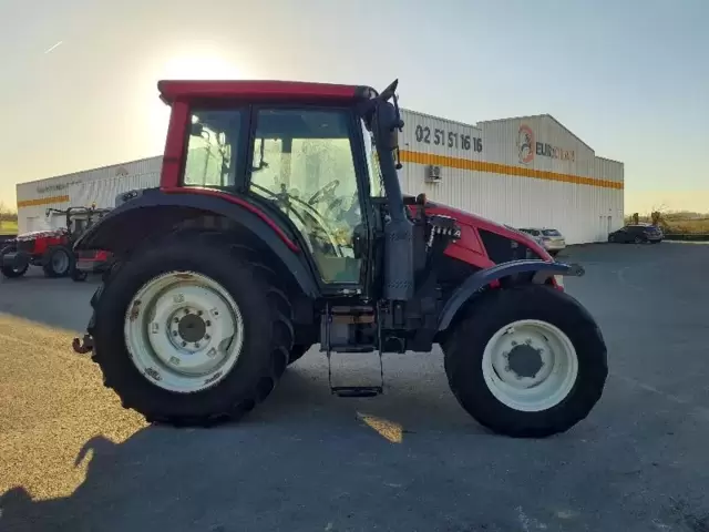 Occasion Valtra N103 à ANTIGNY chez Groupe OUVRARD