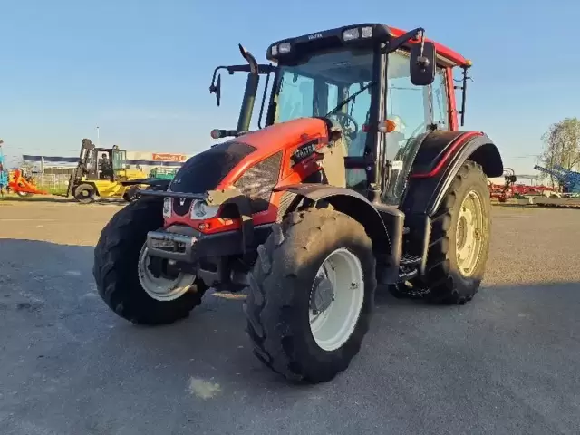 Occasion Valtra N103 à ANTIGNY chez Groupe OUVRARD