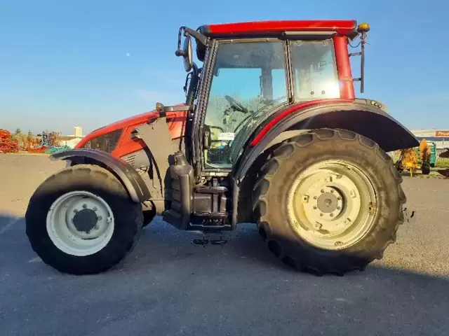 Occasion Valtra N103 à ANTIGNY chez Groupe OUVRARD
