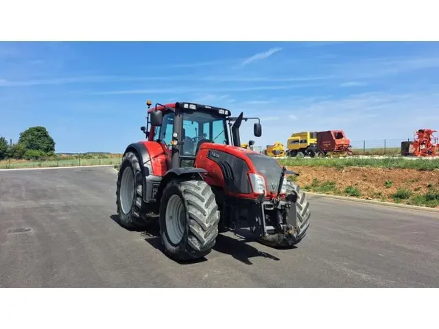 Occasion Valtra T183V à ANTIGNY chez Groupe OUVRARD