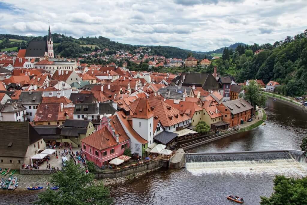 Město