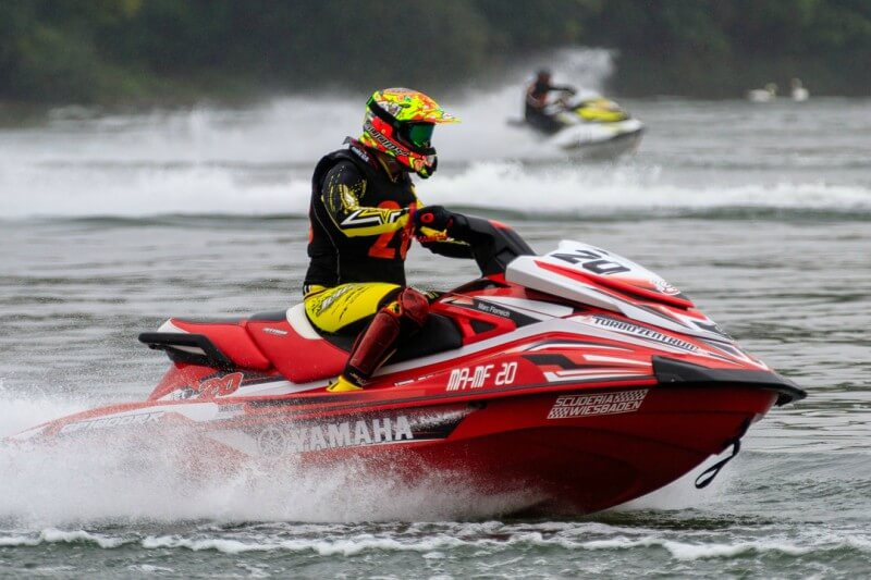 obrázek z článku Už nevíte co u vody? Zkuste flyboarding!