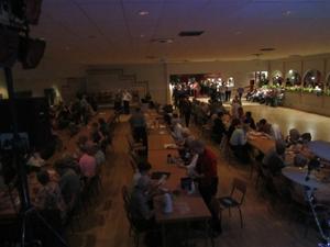 11. I pausen förvandlades dansgolvet till en stor fikasal där de 366 gästerna kunde sitta och fika.. 11. I pausen förvandlades dansgolvet till en stor fikasal där de 366 gästerna kunde sitta och fika..