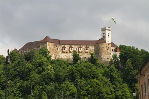 Sloveniens äldsta slott Sloveniens äldsta slott