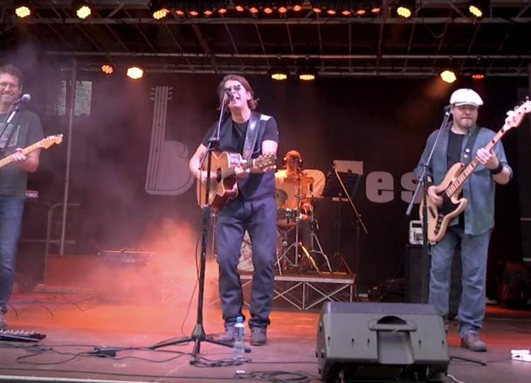 Shane Lamont & The Warriors of Light (Fetauring Nikita Vikhorova) - 6:40PM