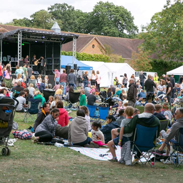 Devines take to the stage