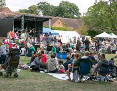 Devines take to the stage