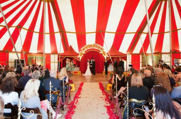 vintage_carnival_wedding_theme_circus_te