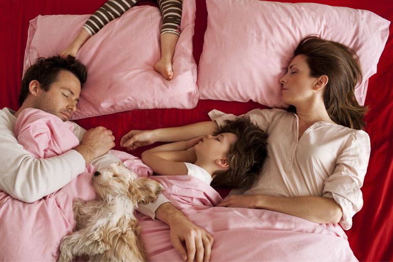 Parenting: My child is afraid to sleep without me – What should I do?