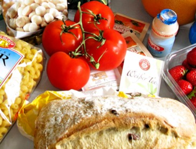 What to do if your toddler won't eat proper meals? episode artwork