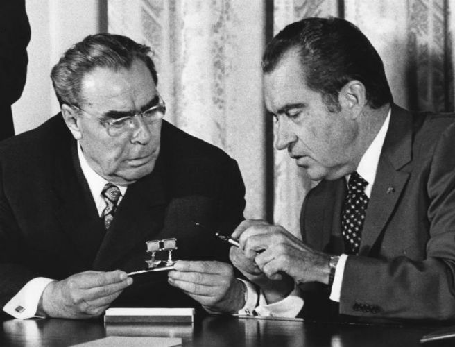 Richard Nixon and détente episode artwork