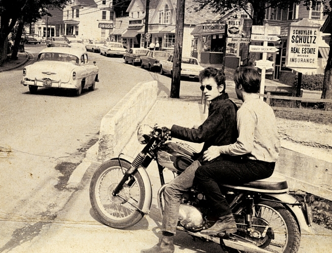 Author Barney Hoskyns on his new book 'Small Town Talk' episode artwork