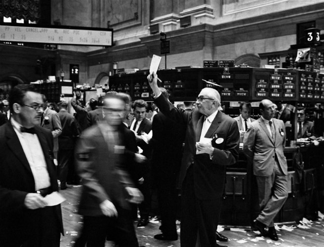 A history of financial speculation and other books episode artwork