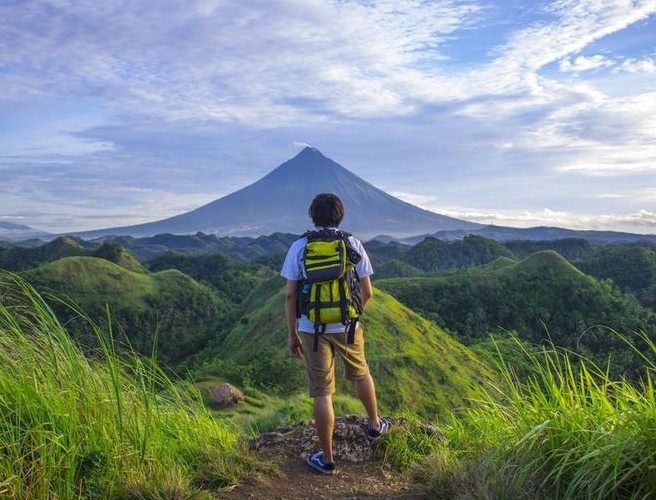 Where is this week's must-visit travel destination? episode artwork