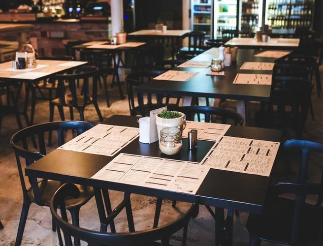 Should crying kids be removed from restaurants?