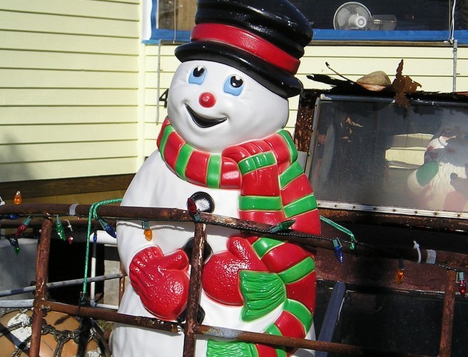My 6 year old girl's best friend is a plastic snowman ! episode artwork