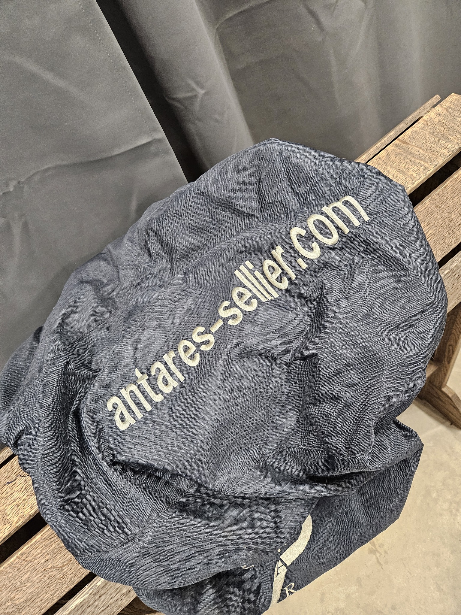 Sadelöverdrag, Antarés bild 2