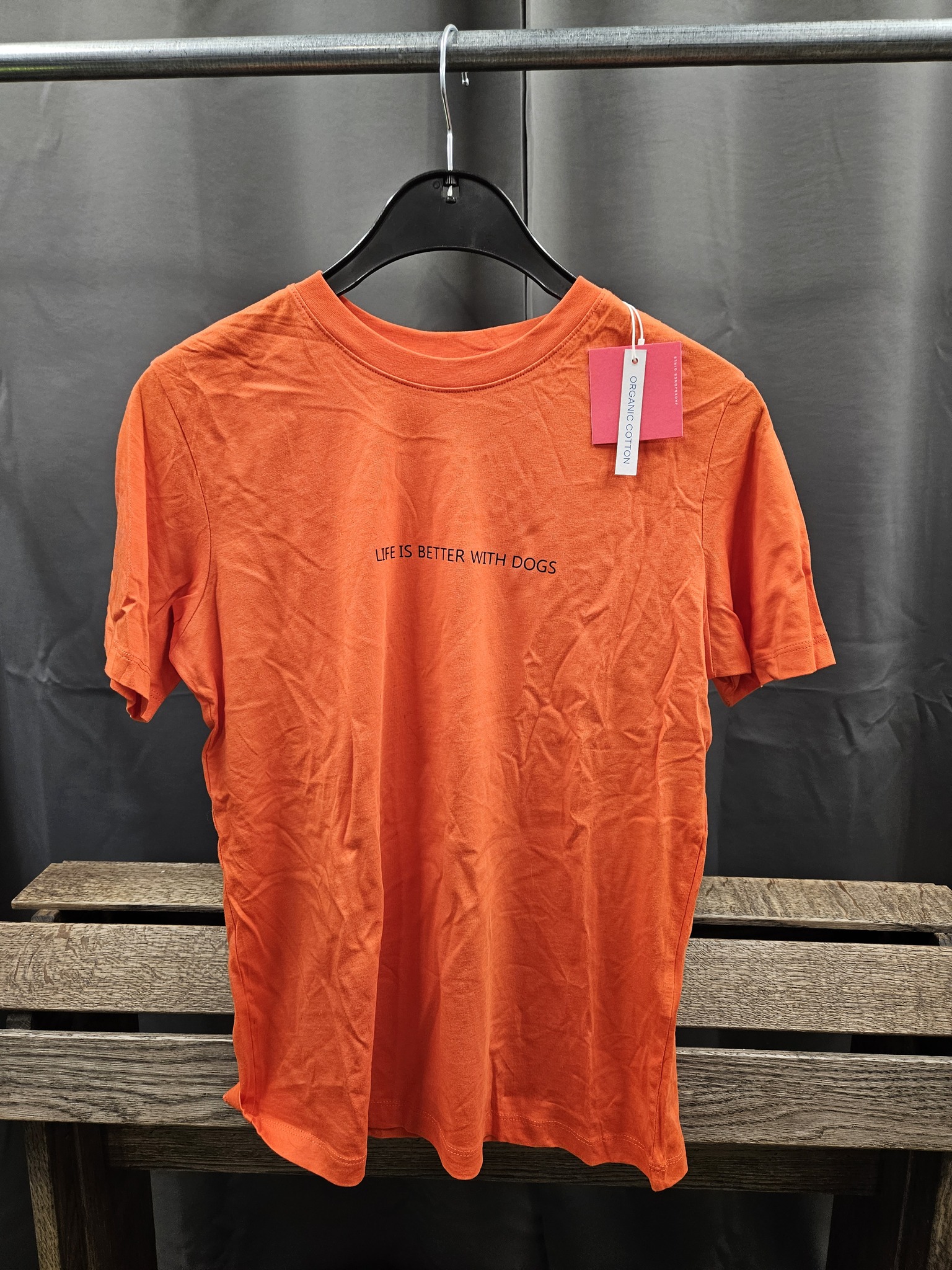 T-shirt, S, "Life is better with dogs"