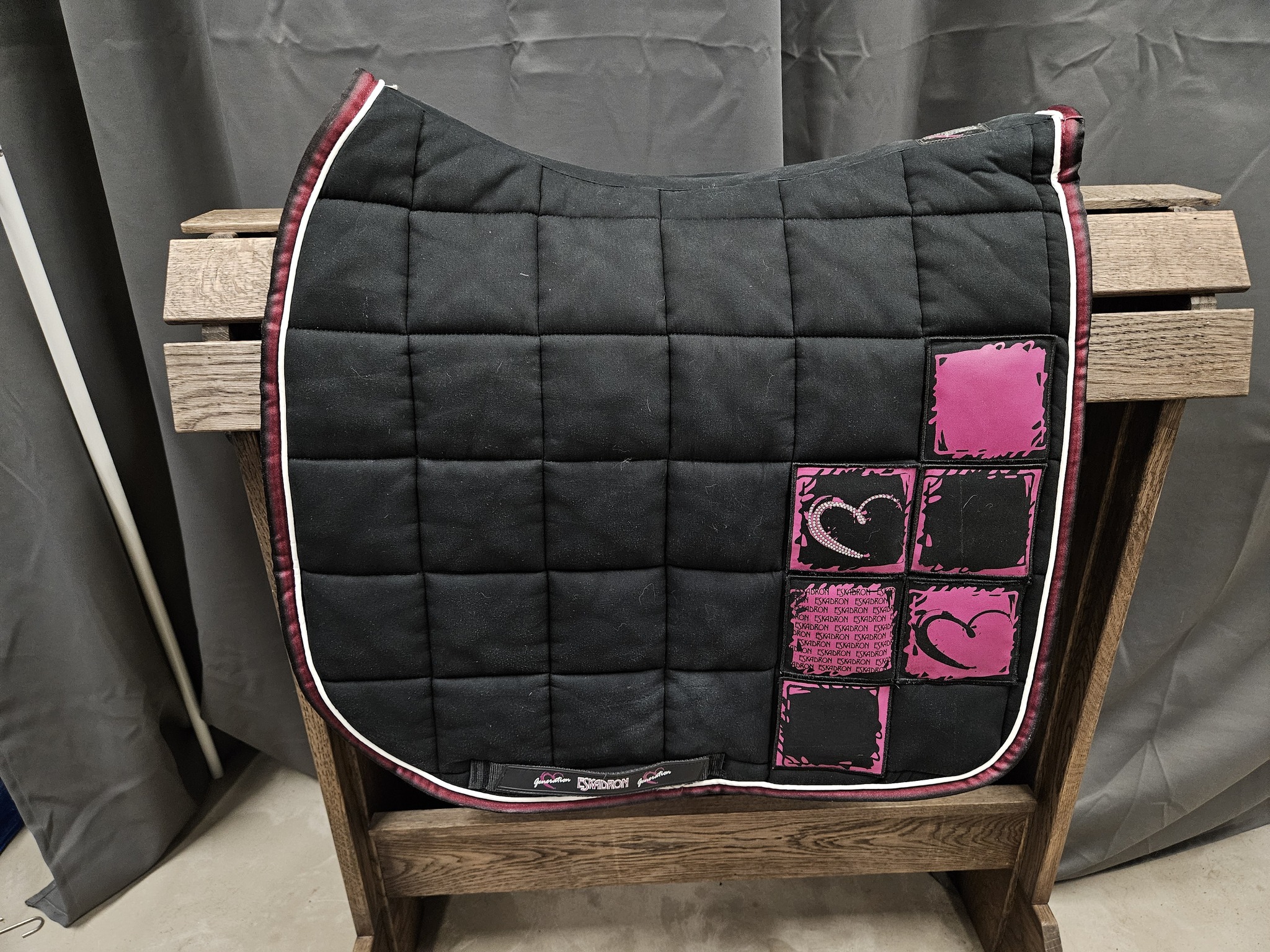 Schabrak, full, Eskadron