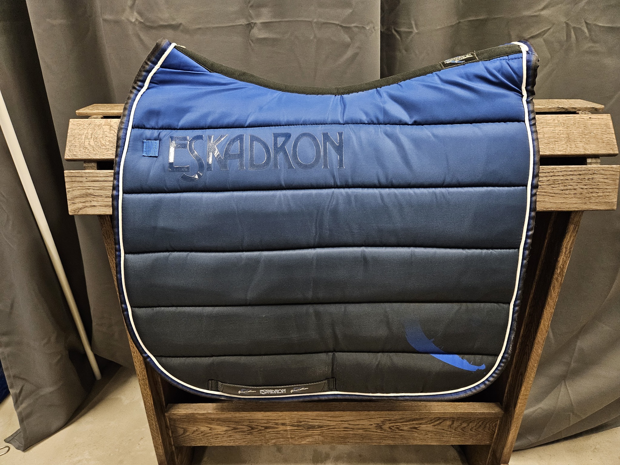 Schabrak, full, Eskadron