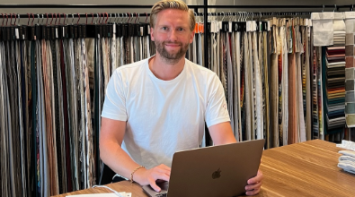 Niklas i showroom