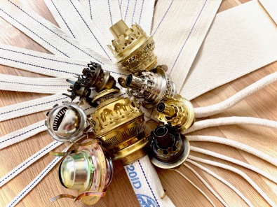 Många-olika-bredder-på-vekar-till-fotogenlampor