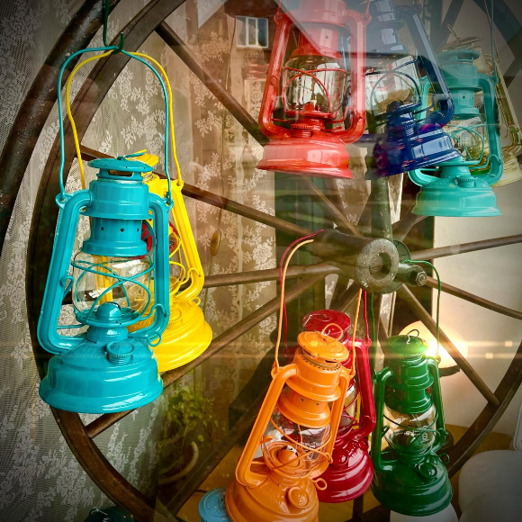 Stormlyktor från Feuerhand No 276 i olika färger