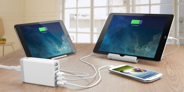 Laddare för alla prylar Anker PowerPort 5 mobilladdare som laddar två surfplattor och en telefon - laddare för alla prylar