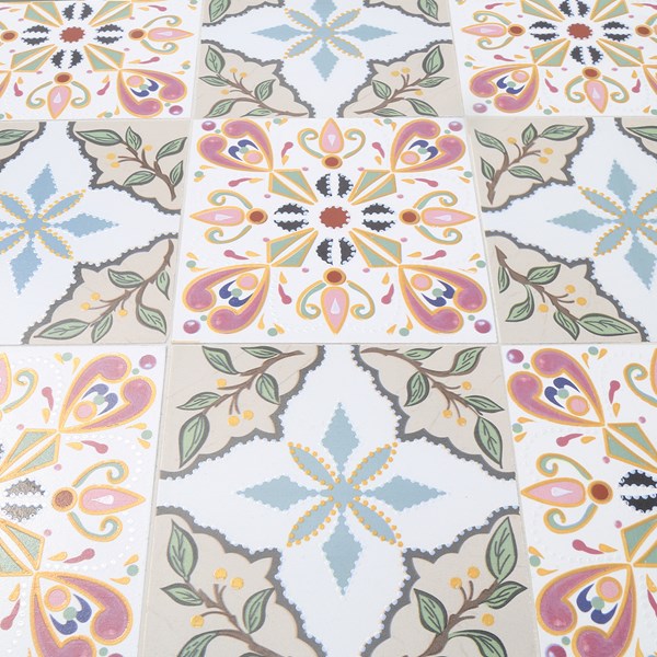 Tavenna Bistro Set – Leaf Floral Design 60x75cm Tavenna Bistro Set – Leaf Floral Design 60x75cm