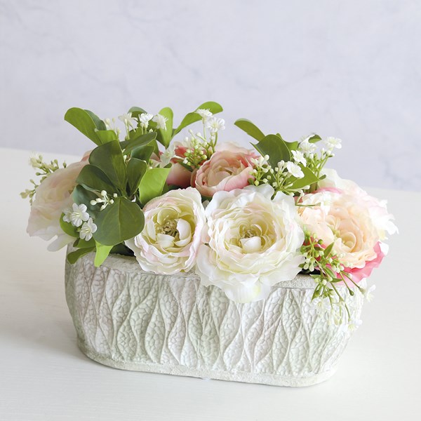 Ranunculis Arrangement 20cm Ranunculis Arrangement 20cm