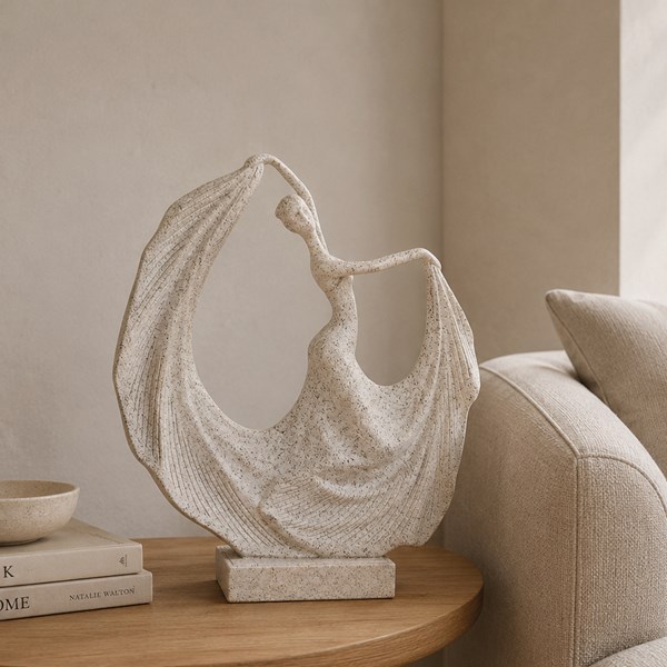 Elegant Dancer 23x27cm