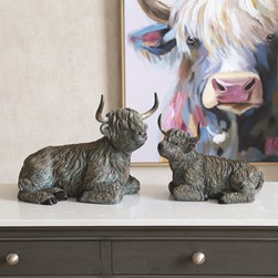 Highland Cow Sitting 35x26cm