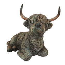 Highland Cow Sitting 35x26cm