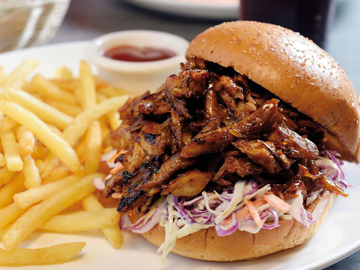 Pulled pork and slaw din Lord of the Wings în Chişinău STRAUS