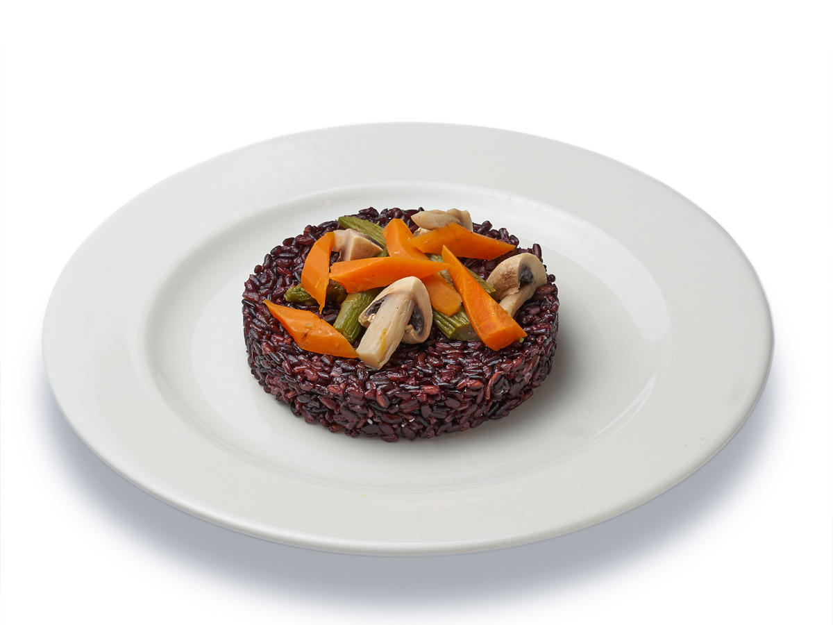 Orez negru cu legume la abur din Aquaterra în Chişinău STRAUS