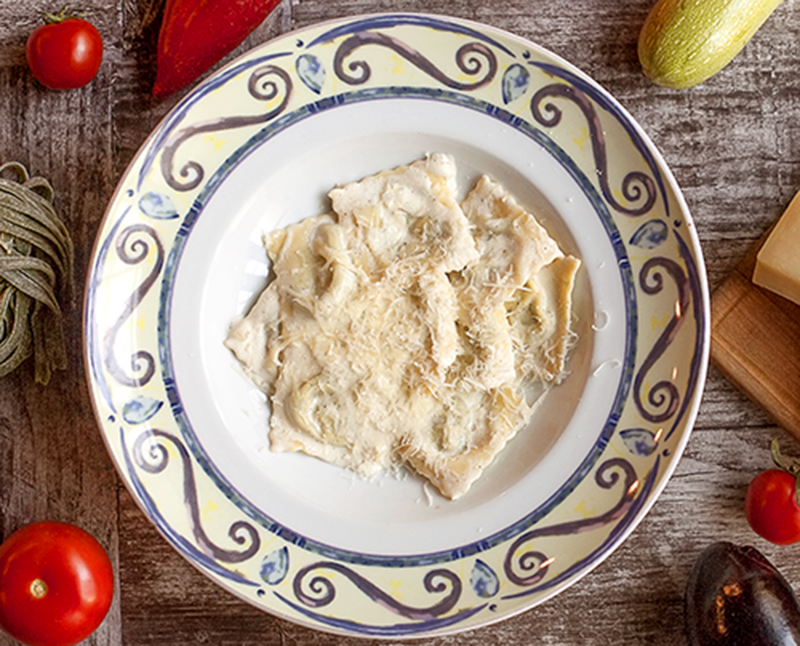 Ravioli with spinach and ricotta cheese Order Delivery Ravioli with