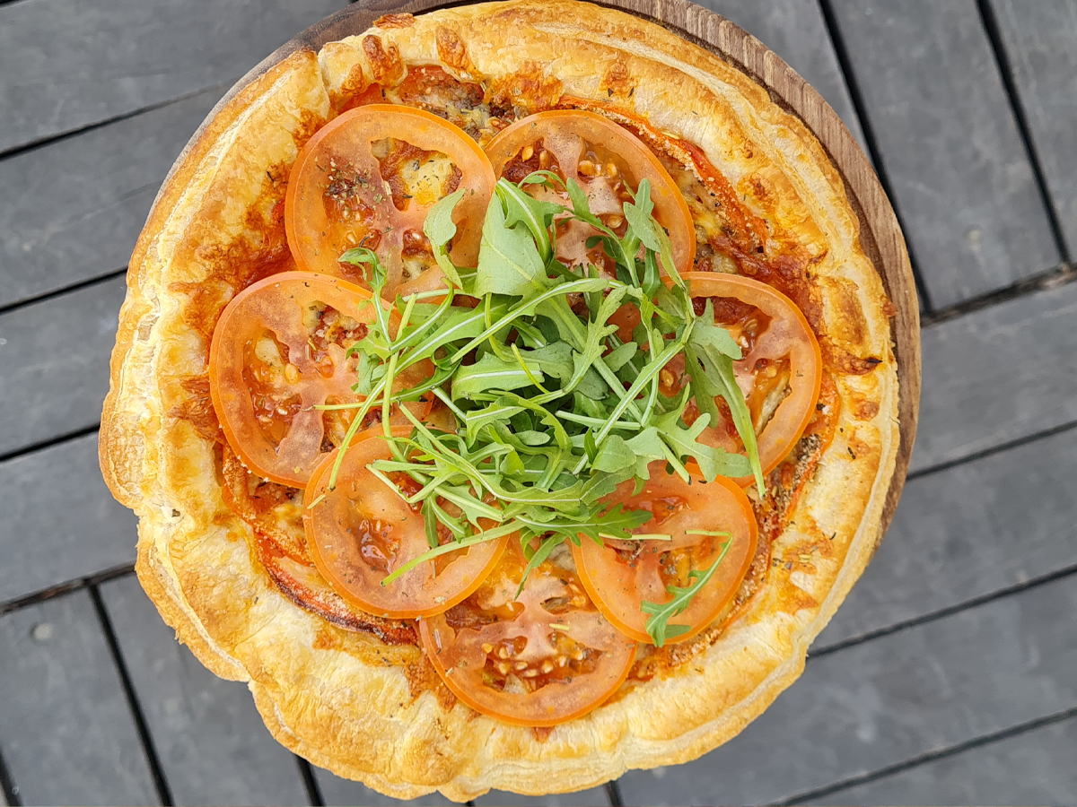 French Tomato Tart din Cafe Bouchee în Chişinău STRAUS