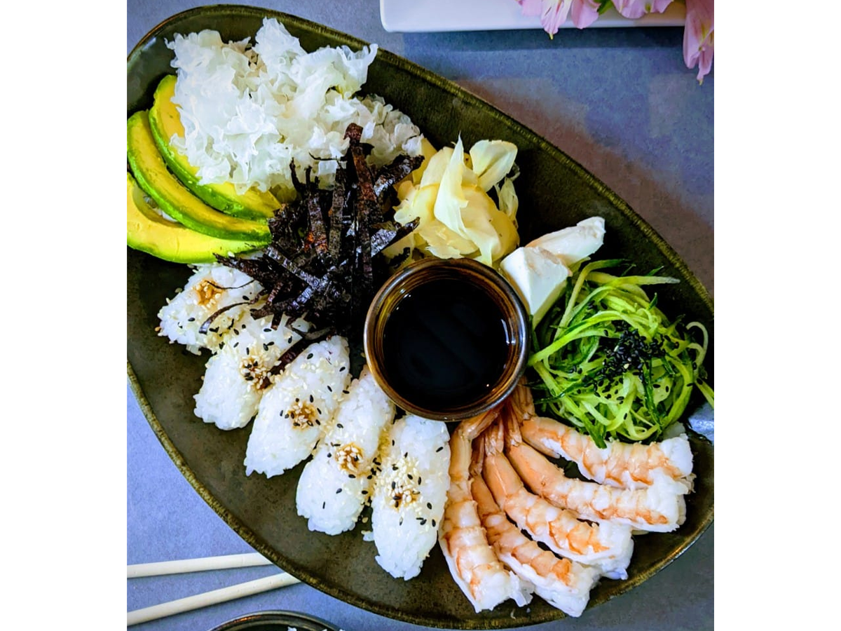 Shrimp sushi platter Order Delivery Shrimp sushi platter in Chisinau