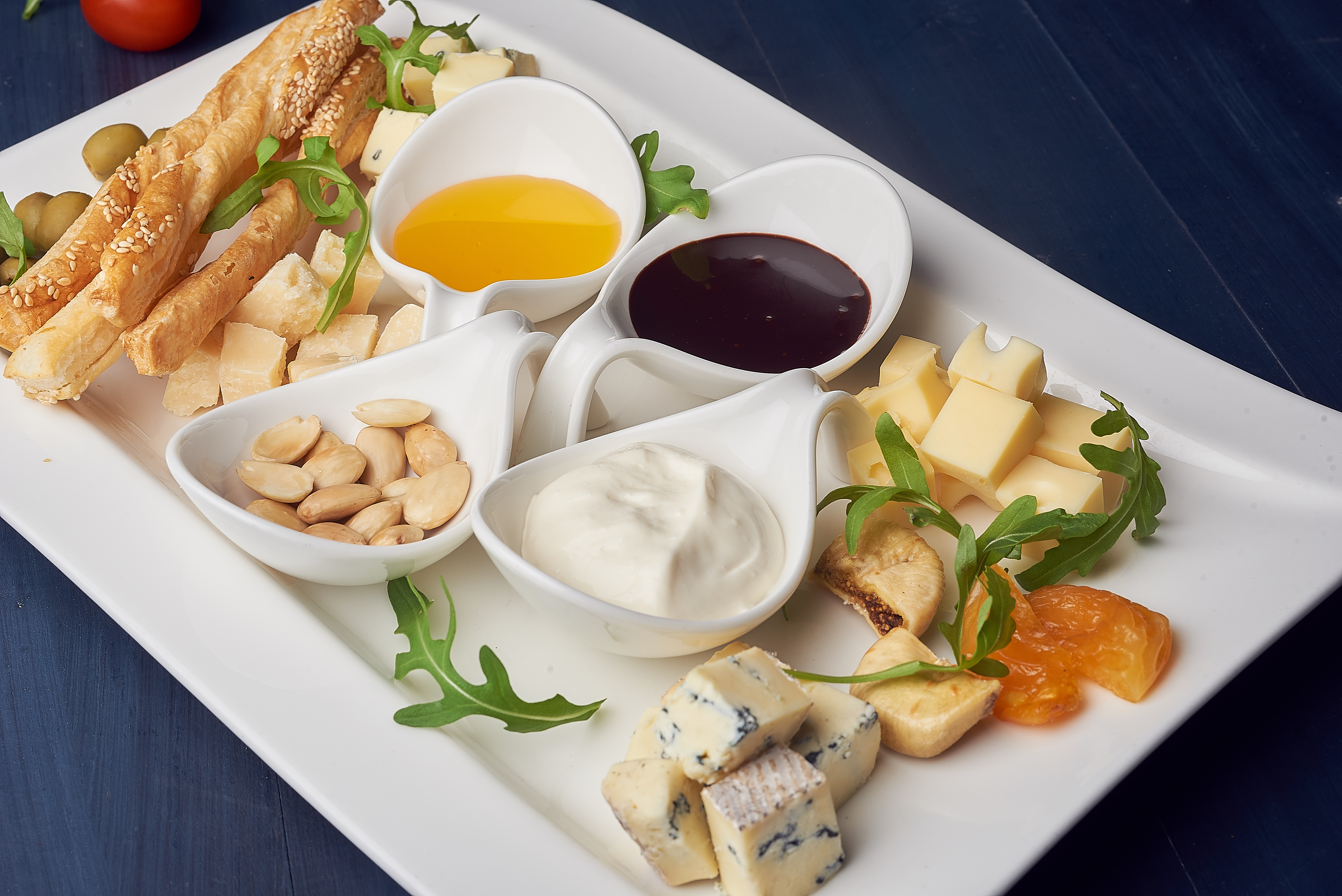 Cheese plate Order Delivery Cheese plate in Chisinau STRAUS