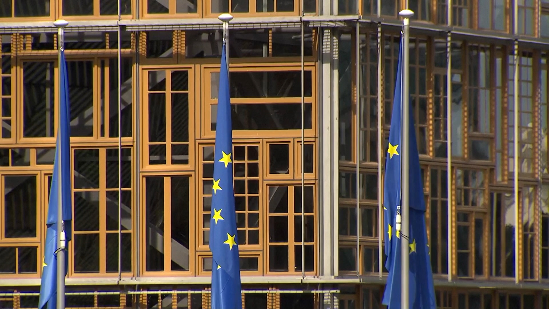 La UE frenan otra vez la oficialidad del catalán por las dudas legales y financieras