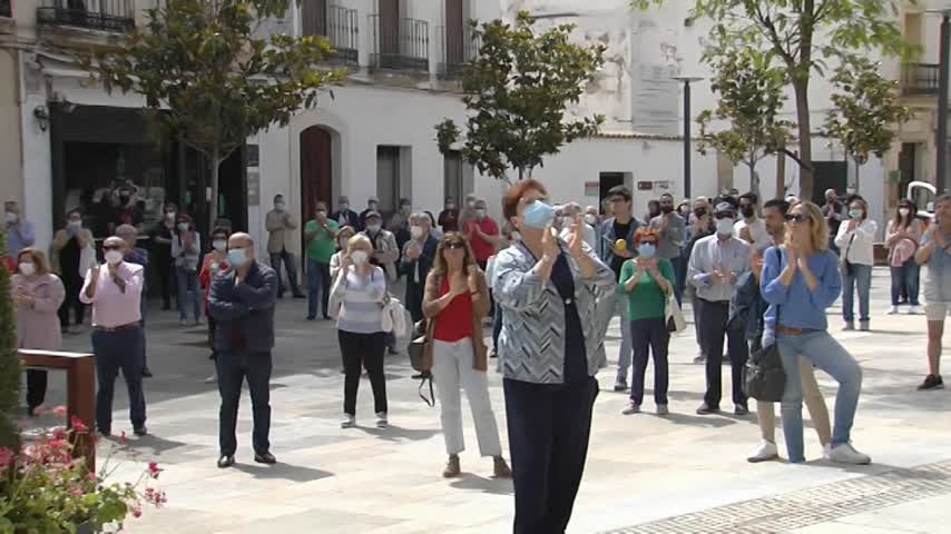 Córdoba ofrece el último adiós a Anguita entre vítores y aplausos 1