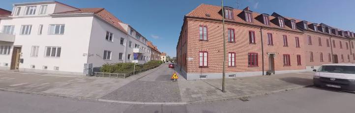 Det finns sex frskolor, en grundskola och en gymnasieskola i nrheten. 565 meter frn adressen ligger Limhamns Frskola. Nrmaste grundskola r Nytorpsgatan 20 Skne ln, Limhamn - patient-survey.net